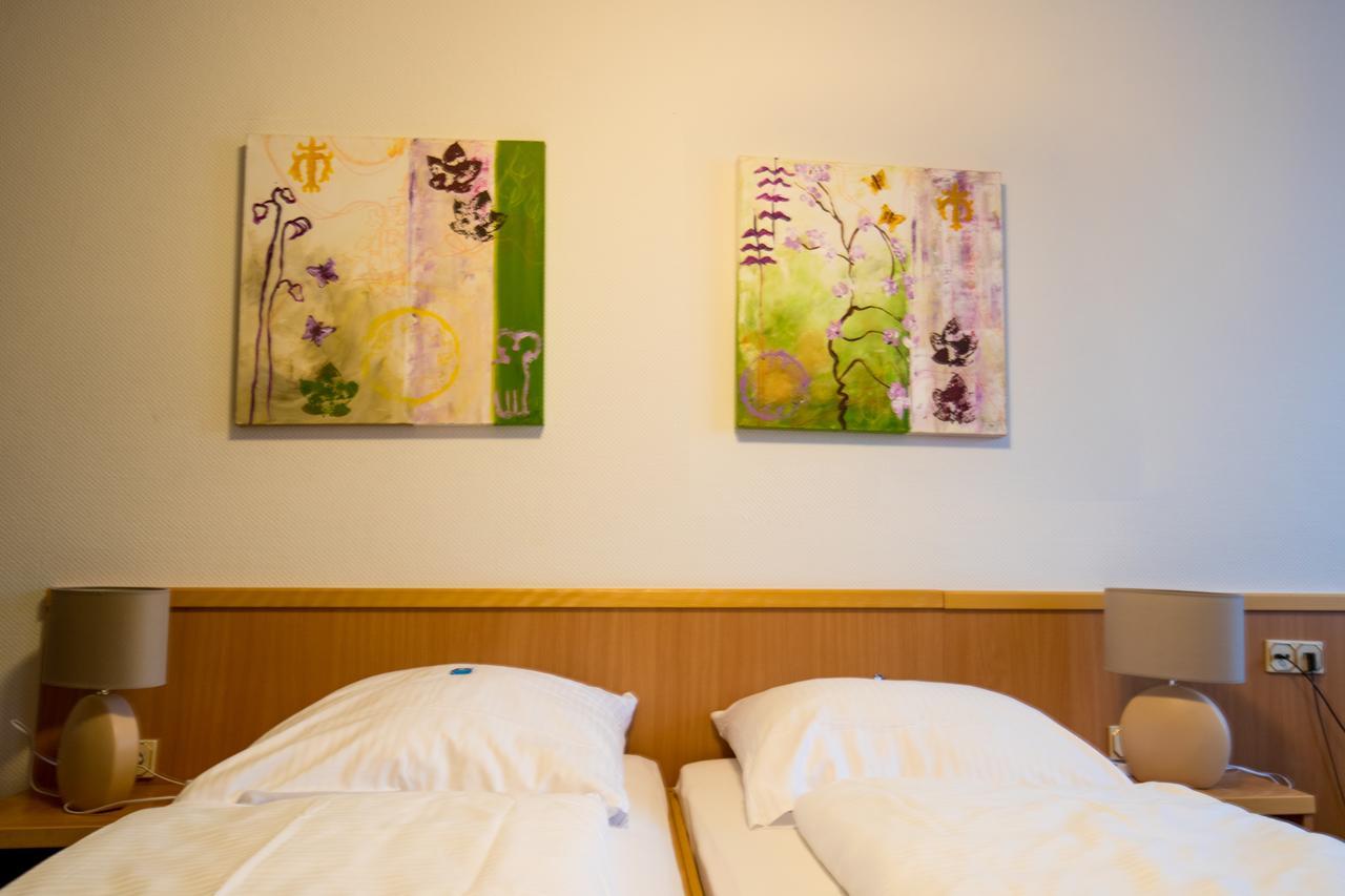 Hotel Alt Oesselse Sarstedt Exterior photo