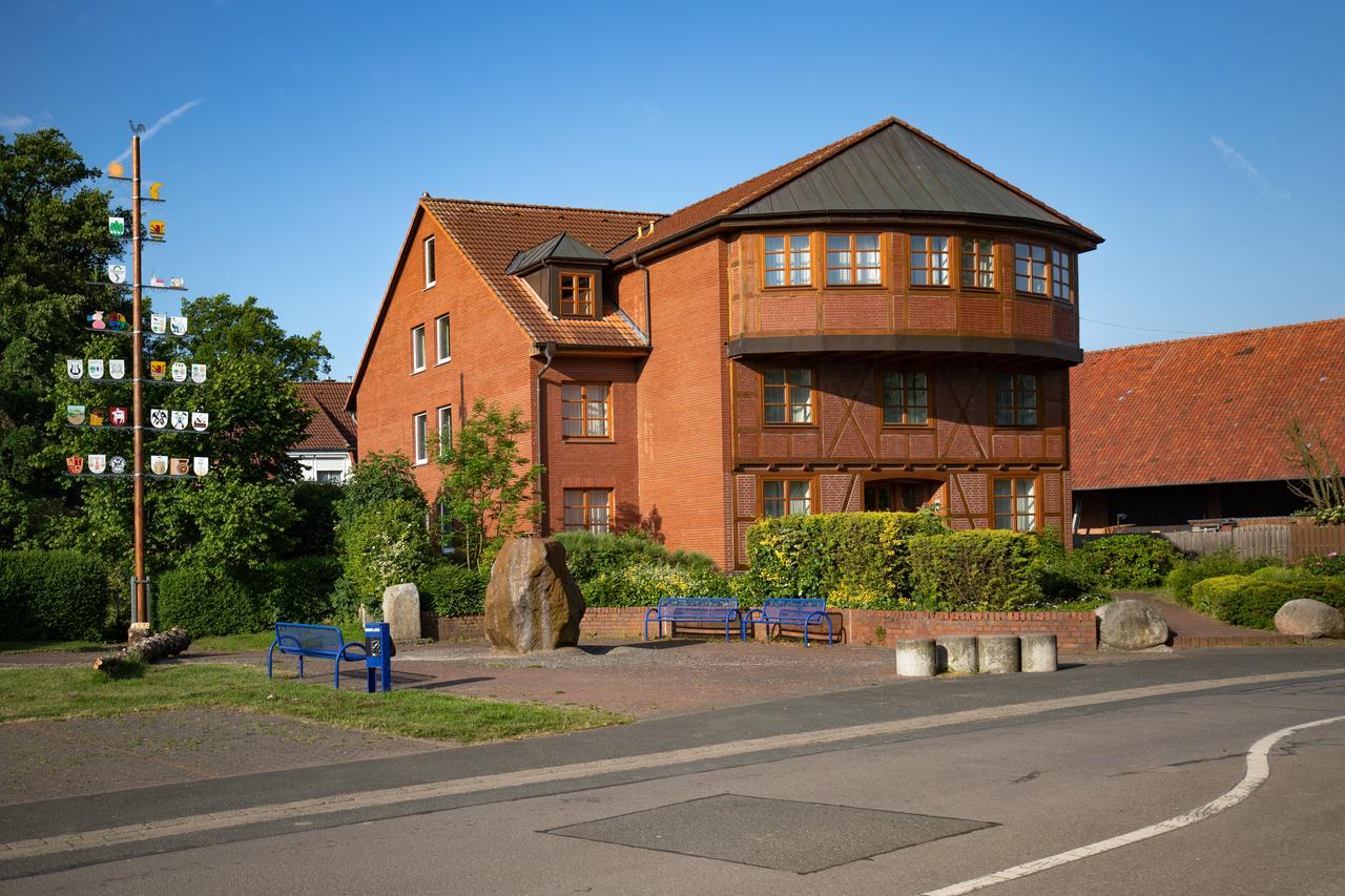 Hotel Alt Oesselse Sarstedt Exterior photo